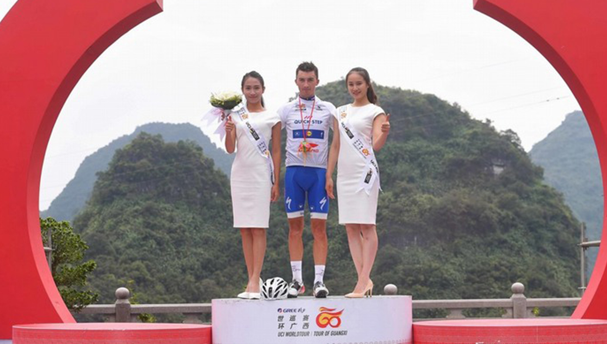 【世巡賽·環(huán)廣西】快步地板車隊(duì)，快人一步，豪奪3連冠 12