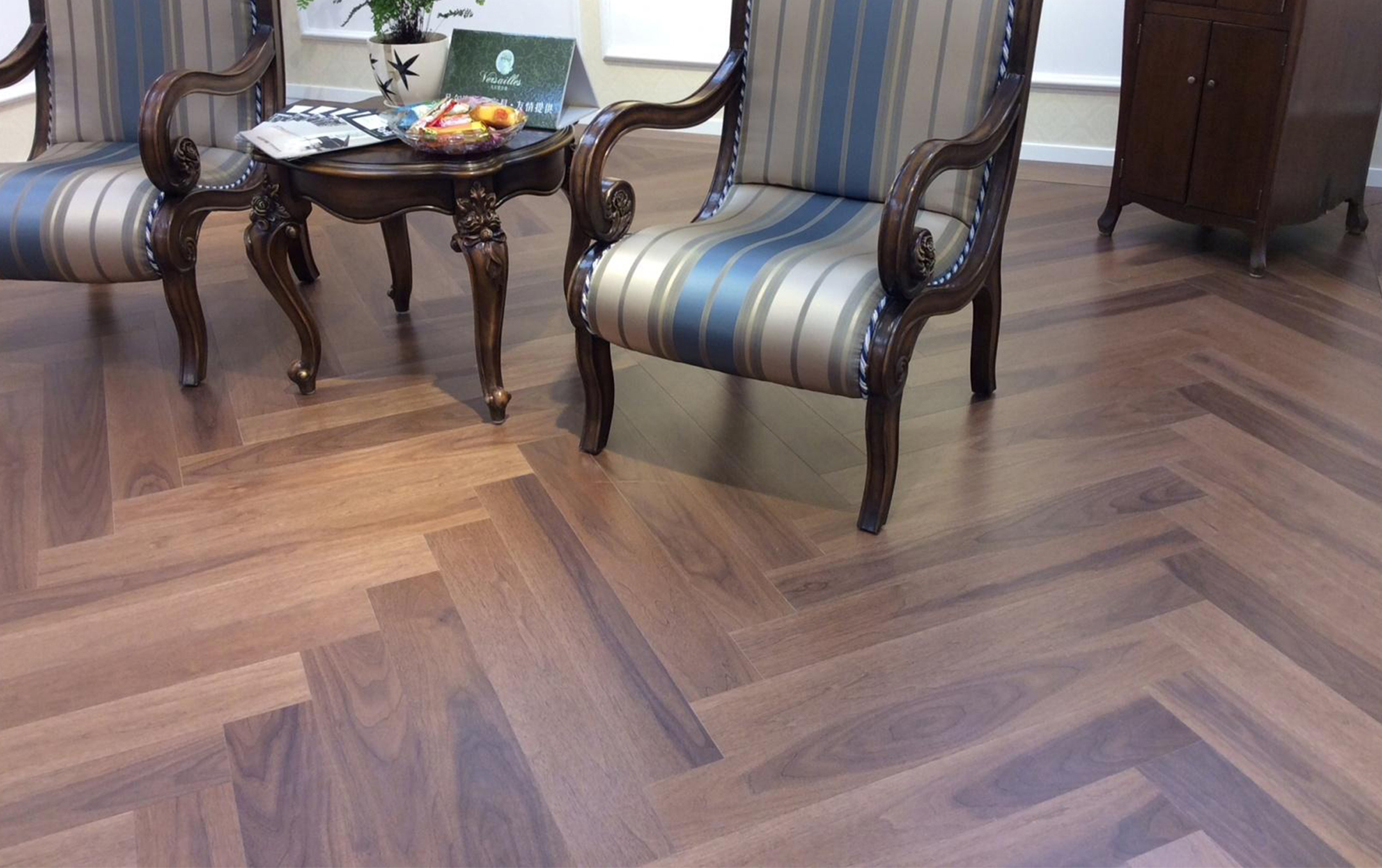 得高進(jìn)口地板，塑造精致家居生活 2